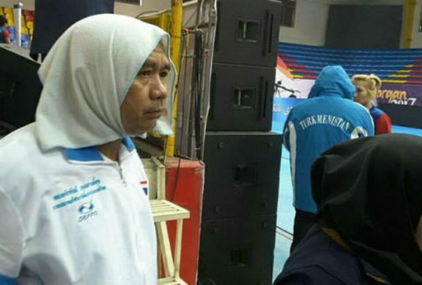 تمسخر حجاب اجباری از سوی مربی تیم تایلند